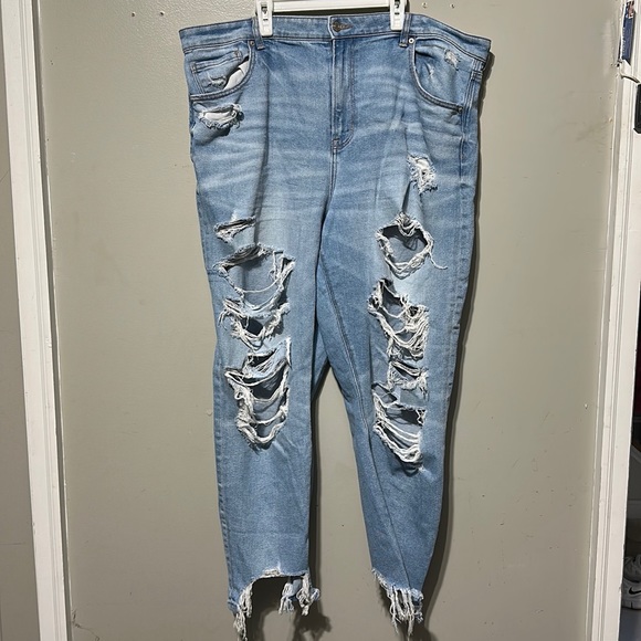 American Eagle Outfitters Denim - American Eagle Distressed Relaxed Fit Mom Jeans Plus Size 20